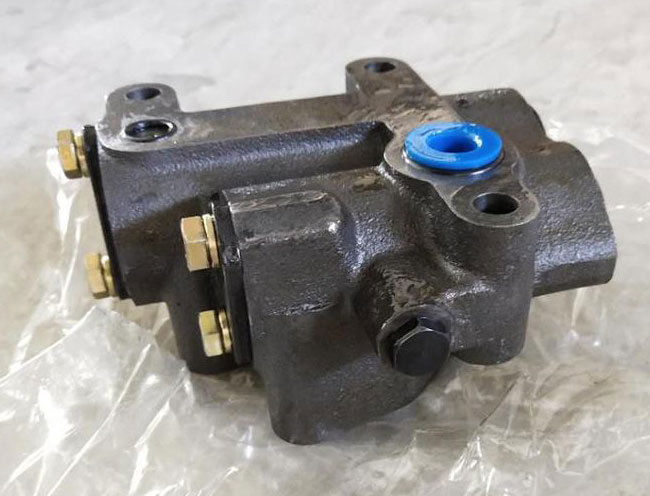 推土機零件安全閥 SHANTUI SD16/SD22/SD32 推土機零件安全閥 SHANTUI SD16/SD22/SD32