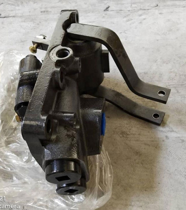 推土機(jī)配件轉(zhuǎn)向控制閥 SD16/SD22/SD32 SHANTUI系列 推土機(jī)配件轉(zhuǎn)向控制閥 SD16/SD22/SD32 SHANTUI系列