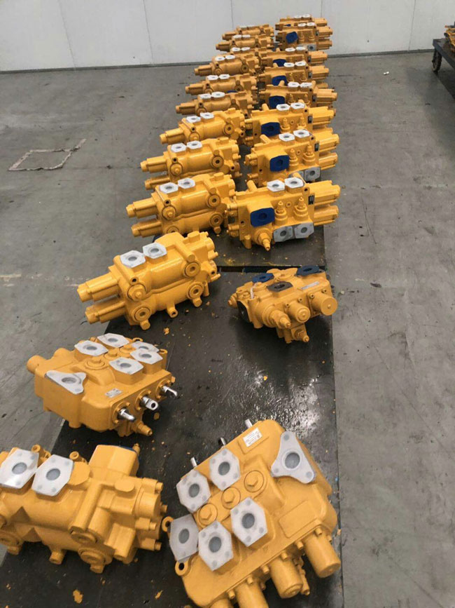 推土機(jī)配件 變速箱齒輪控制閥總成 推土機(jī)配件 變速箱齒輪控制閥總成