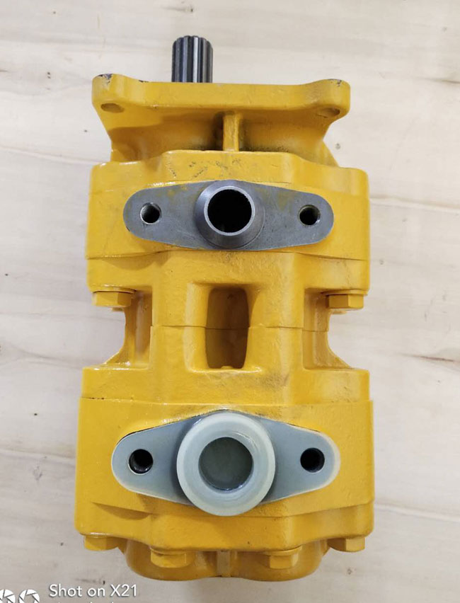 原廠推土機配件 變速箱主離合器雙聯(lián)泵 原廠推土機配件 變速箱主離合器雙聯(lián)泵