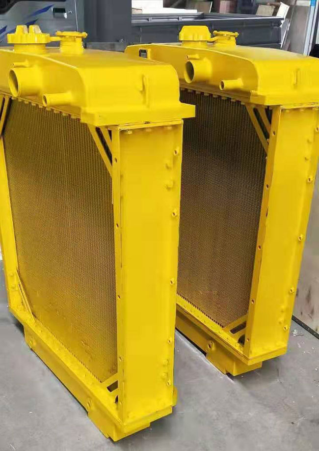 SD22推土機(jī)原裝散熱水箱總成 SD22推土機(jī)原裝散熱水箱總成